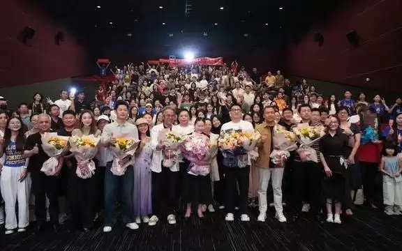 以光影铭记坚守 电影《万桐书》厦门路演圆满收官
