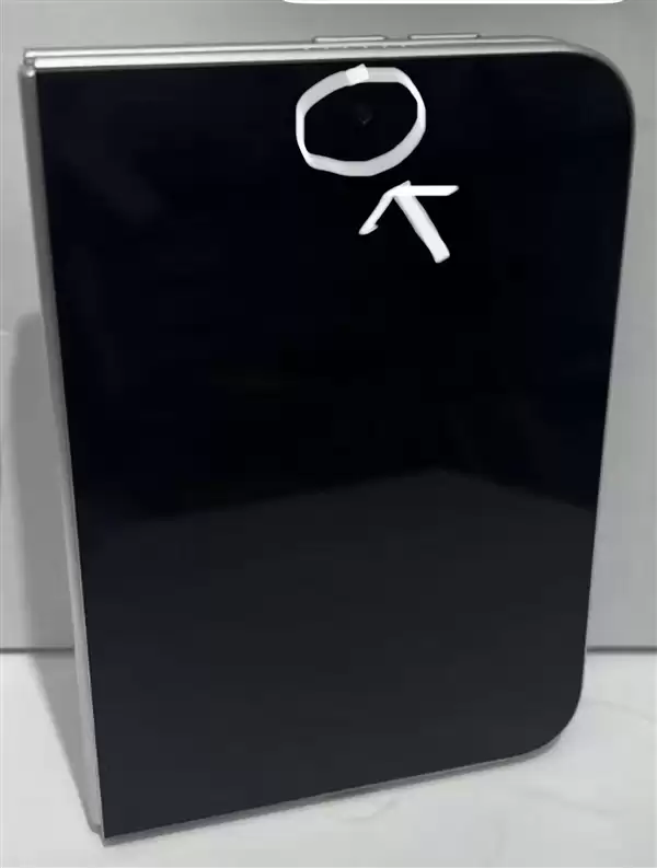 告别标志性药丸屏 iPhone Ultra跟进单挖孔屏：向安卓看齐