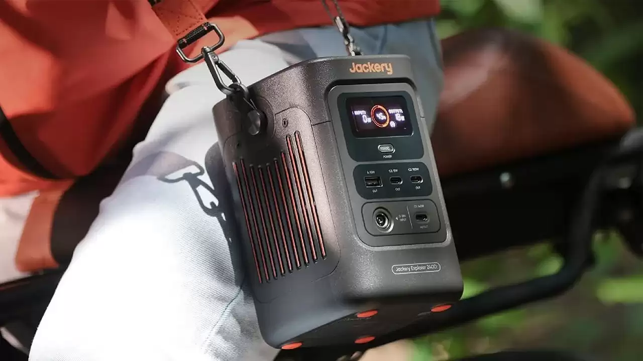 Jackery Explorer 240D 80000mAh 移动电源 6 折特惠：超大容量小巧便携