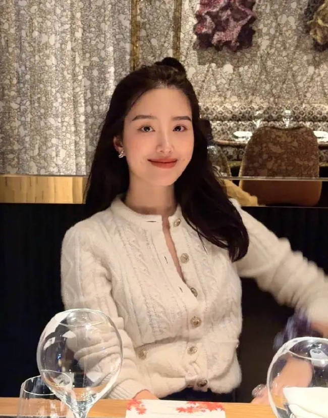 杨采钰否认未婚生子：没想到让网友们造谣到今天
