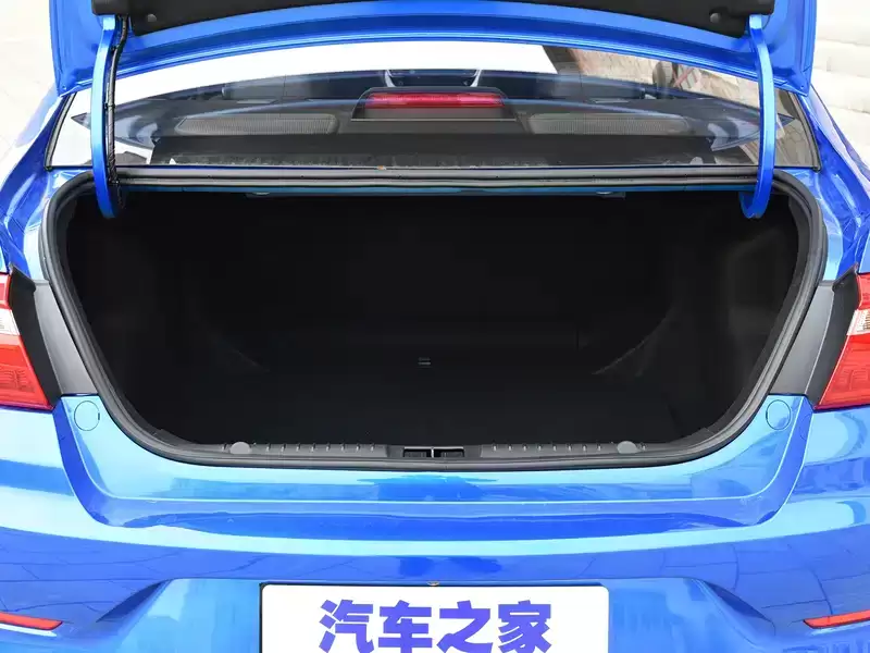 吉利远景后备箱可装下多少物品