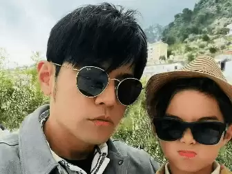 周杰伦8岁儿子正脸曝光！这张脸简直是爸妈的“复制粘贴”