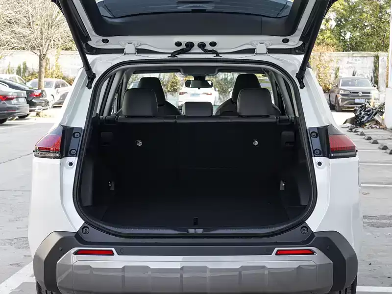RAV4荣放前驱版油耗低至4.59L：续航省心又经济