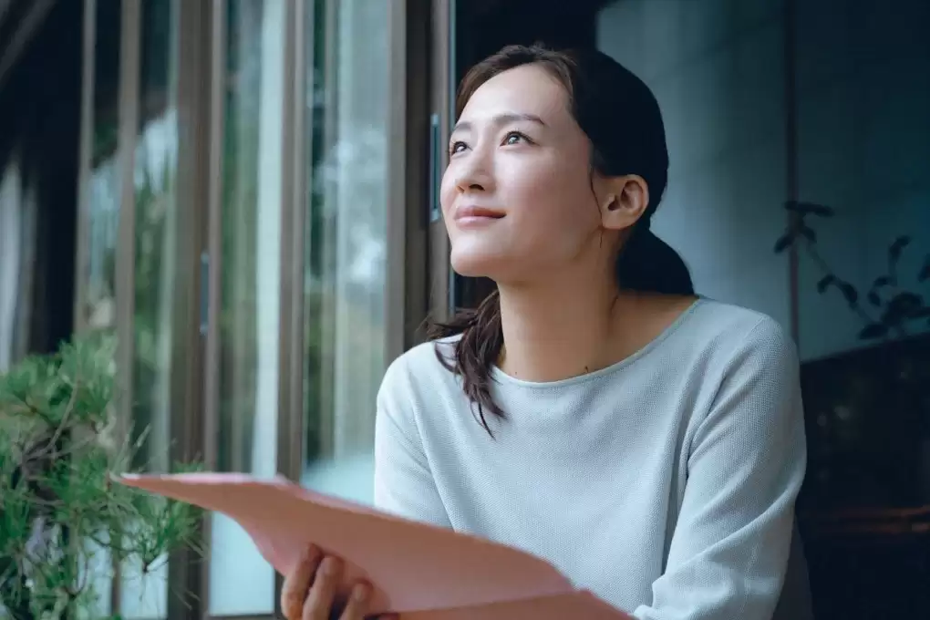 是枝裕和为何在《箱中之羊》中搭档绫濑遥和电视喜剧演员