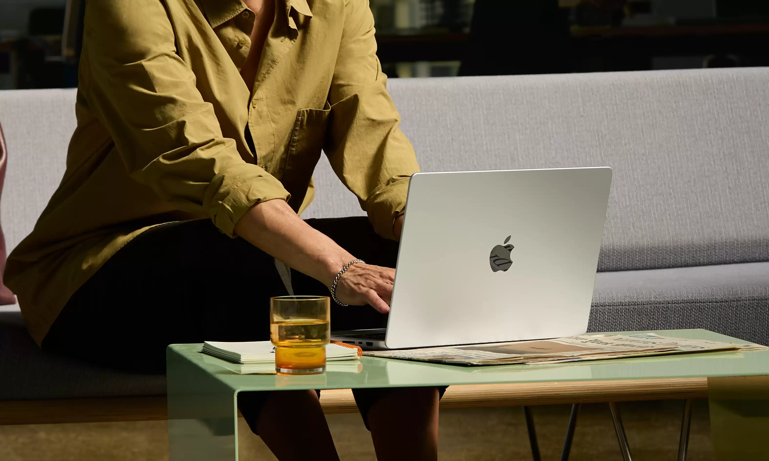 苹果打破16年「祖训」:触屏MacBook虽迟但到,最尴尬的是iPad Pro?