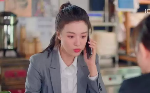 《爱情有烟火》开播：社畜女孩遇上投行精英