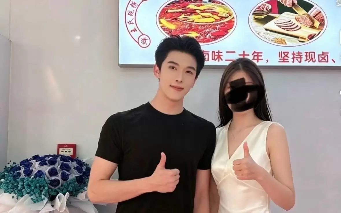 宋浩然街头卖卤味：动作娴熟很专业：与韩安冉离婚后疑似凉凉