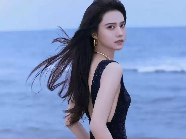 《南部档案》暴露她火辣身材:身高168才94斤:长相酷似高圆圆