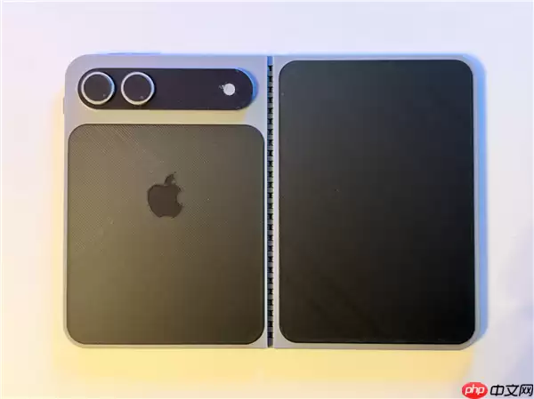 苹果iPhone Fold外屏小于预期：背后原因揭开