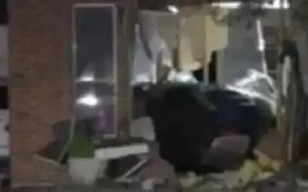 特斯拉Model 3撞入民宅致人死亡：马斯克：此次事故“毫无道理”：FSD在居民区街道上行驶速度很慢：而这次是一起高速撞车事故