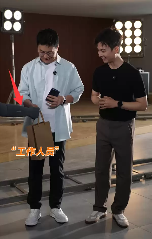 小米17T系列国行发布：天玑旗舰加徕卡影像回归：机器人信