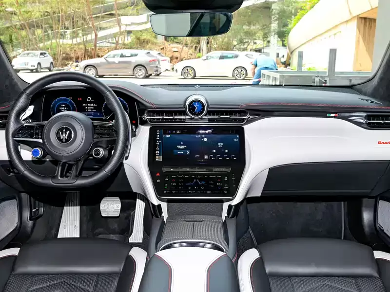 玛莎拉蒂 GranTurismo 内饰颜色有哪几种