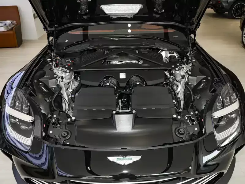 阿斯顿马丁 V8 Vantage 的底盘质感如何