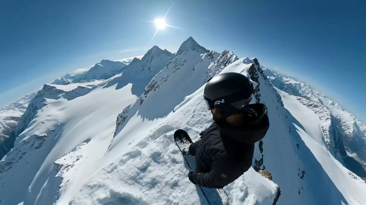 极限单板滑手 FPV 雪崩追逐