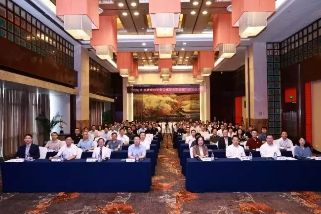 北航与和光智成：共建AI材料合成联合实验室