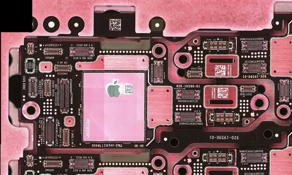 iPhone 18 Pro遭史诗级泄密！苹果一心去风险 印度反成最大风险