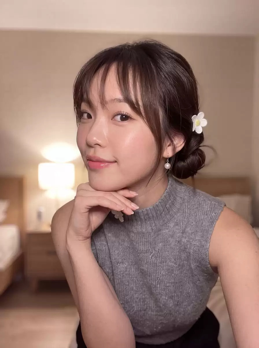 东亚女性 自拍肖像