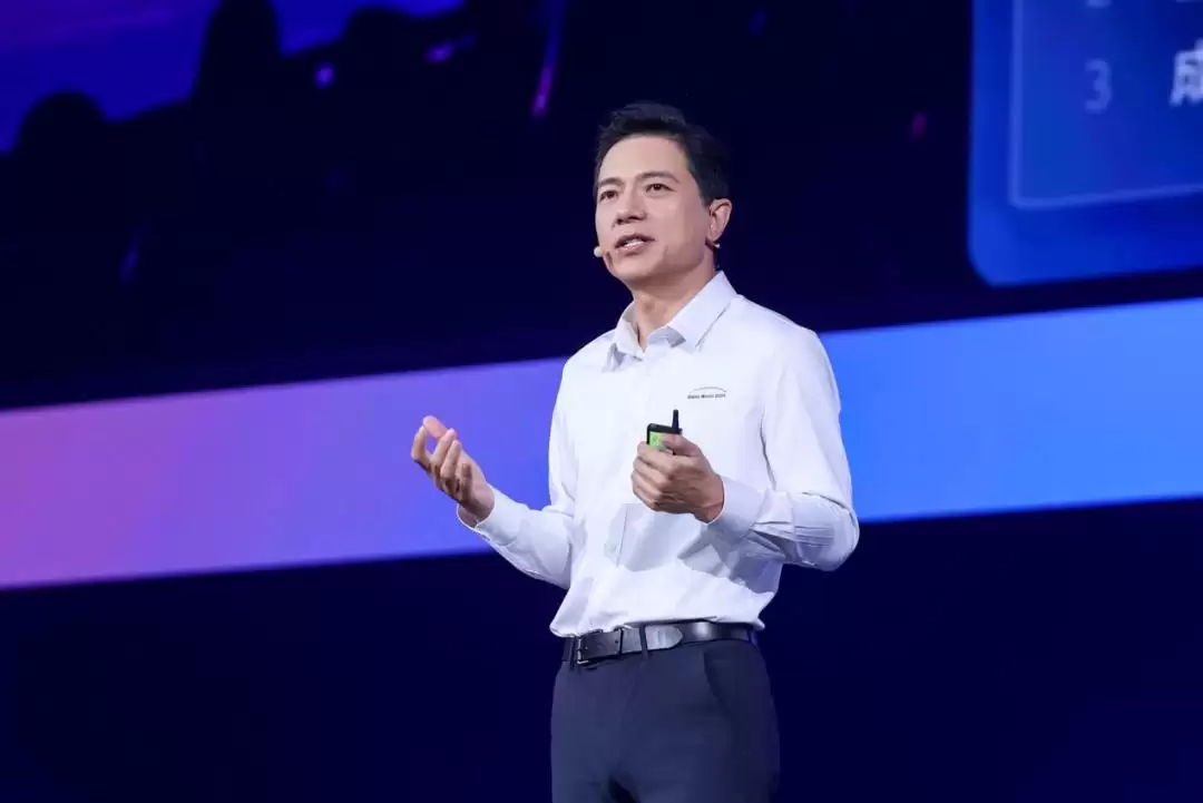 AI时代:为什么「超级有用」比「超级应用」更重要？