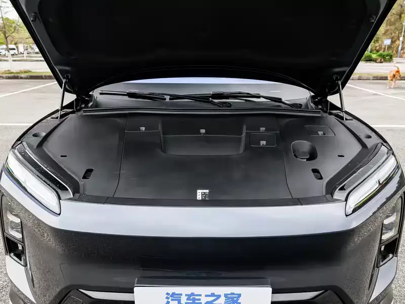 2023款蔚来ES6的底盘调校在操控性与舒适性上表现如何