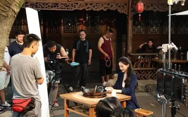 跟着剧情去打卡！首部成都造美食题材微短剧开机