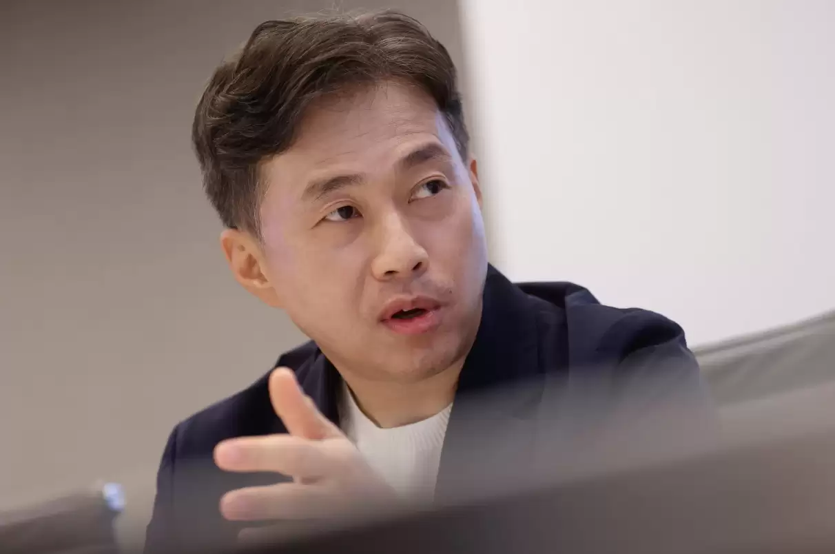 SK海力士完成创纪录美国上市,AI能打破芯片行业盛衰周期?