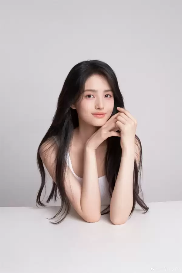 周星驰方时隔8年官宣新星女郎雪野 在《功夫女足》中饰同名角色 长相酷似宋祖儿