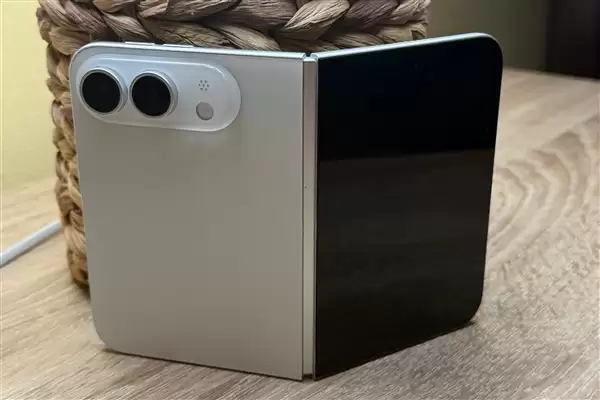 产业链高度重合：苹果首款折叠屏iPhone Ultra平整度对标OPPO Find N6