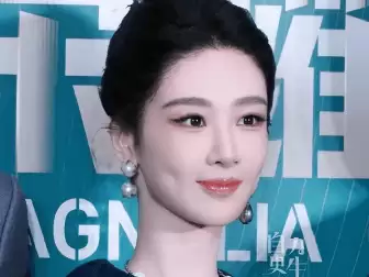 33岁杨紫封白玉兰视后遭围攻：整容陪睡引争议