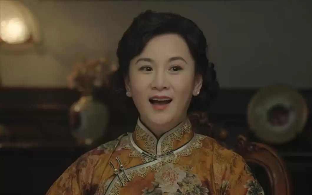 《九个弹孔》邓向荣被利用！原来:这就是何太太讨好陈太太的原因