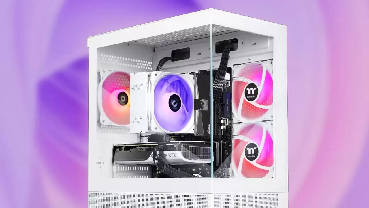 曜越 LGCS GeForce RTX 5070 游戏主机降到 1400 美元（含运费）