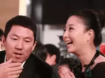 46岁殷桃现状：定居北京 丈夫入狱前已离婚 如今单身没孩子 活得很潇洒
