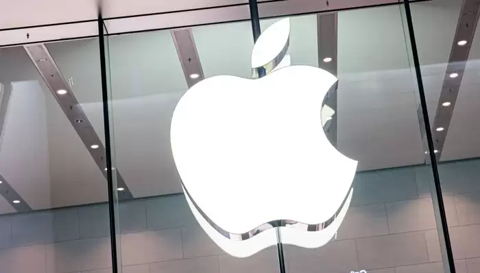 告别两代铝合金材质: iPhone 20或将全玻璃机身回归
