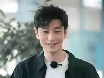 黄晓明计划全家迁居上海陪伴儿子成长 刻意减少外地拍戏时长