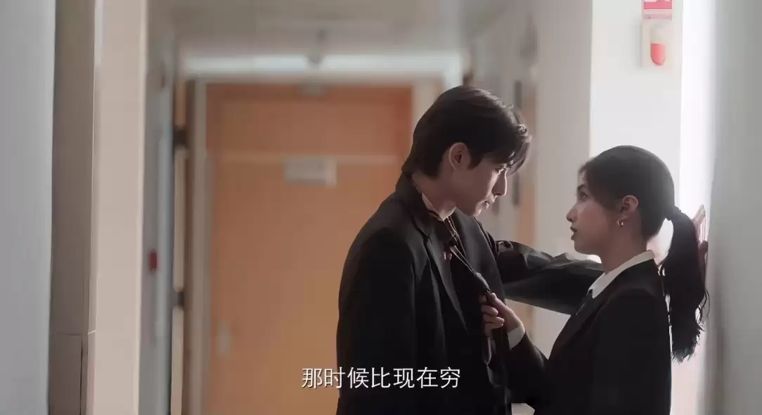 野狗骨头：陈异完全是苗靖脑：爱有多克制就有多放肆