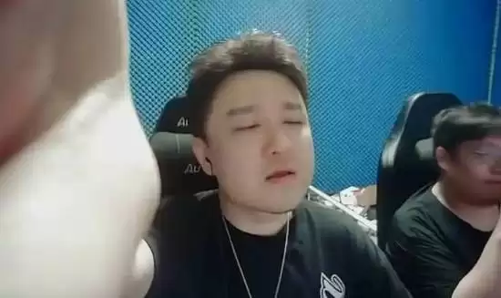 BLG季中赛2-3憾负HLE：孙亚龙复盘：失利主因在下路