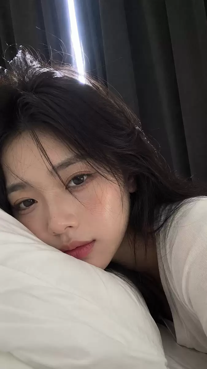 晨间亲密自拍影像