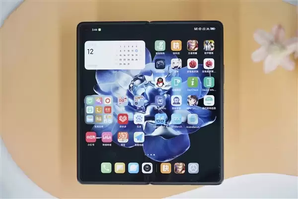对标iPhone Ultra!小米MIX Fold 5更多配置:首发自研3nm玄戒O3、售价或万元起