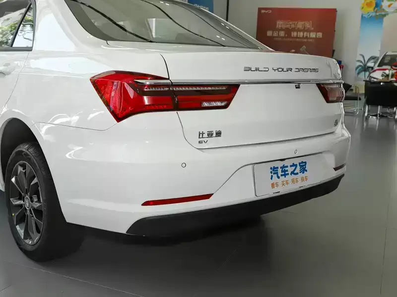 新能源车加装尾翼真能更好看吗
