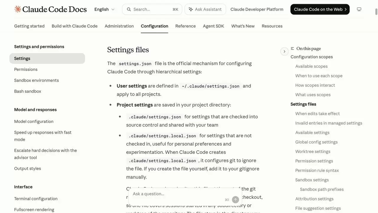 Claude Code 官方设置页列出用户级 settings.json、项目 settings.json 与本地 settings.local.json 路径