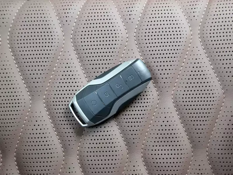 比亚迪唐的钥匙如何拆