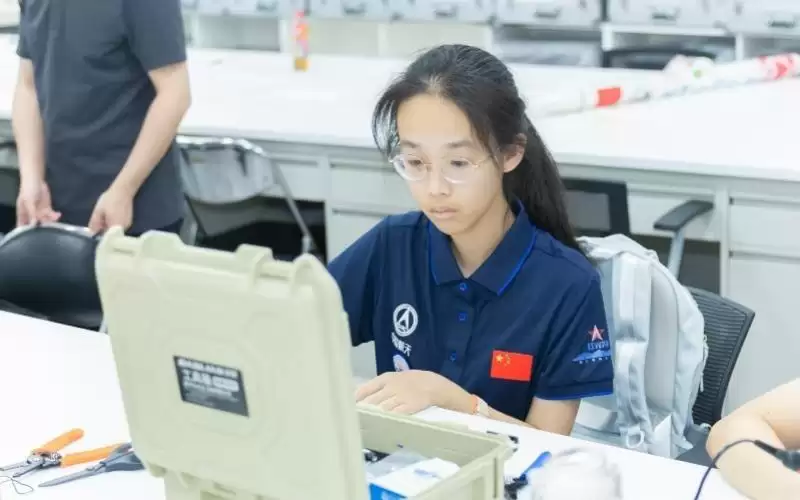 6枚火箭青海成功发射！深圳学生团队全程参与设计