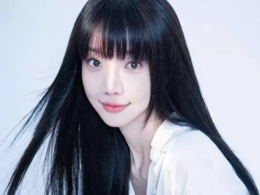 明明同一人：演完《蜜语纪》演《雀骨》：换上古装差点没认出
