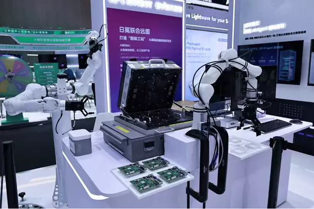 物理AI的闭环总算有人跑通了：日冕+远图万台级部署计划官宣