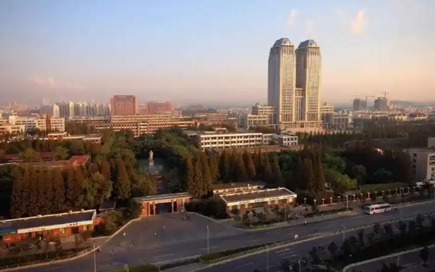 当AI成为学习中的全能保姆：我们的学生还有能力提出好问题吗？