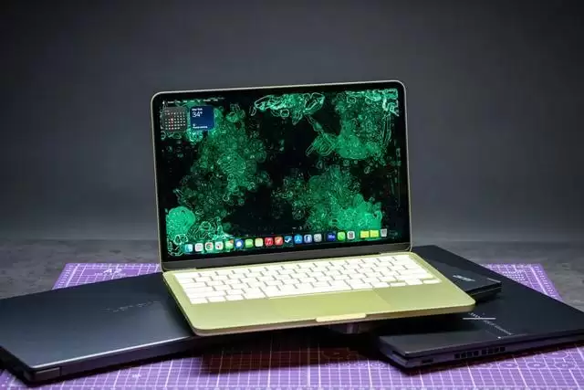 苹果正在测试配备更大内存的新款MacBook Neo