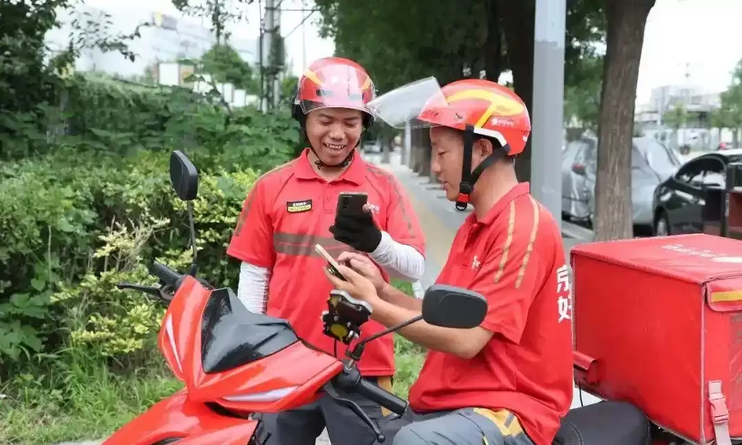 下血本了！京东砸上亿给一线外卖小哥防暑补贴连发7个月