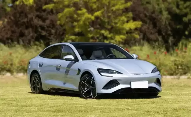2027款日产Z Nismo手动挡：是情怀坚守 还是电动浪潮下的商业噱头？