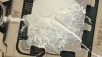 颜色太糟糕！玩家涂白色硅脂翻车 网友集体想歪