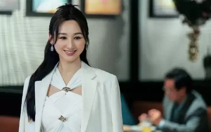 夫妻的博弈：高海宁逆袭手撕绿茶闺蜜：马国明减龄造型被赞气质憨厚