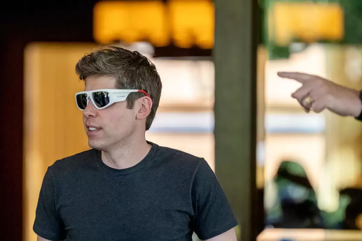 Sam Altman 抨击马斯克太空数据中心计划：行业专家普遍持怀疑态度